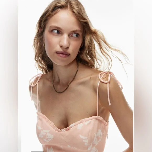 Aritzia Wilfred Fable Floral Dress in Coral Blush - Picture 2 of 13